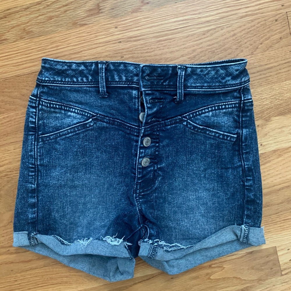 AMERICAN EAGLE DENIM SHORTS!!!! SIZE 0